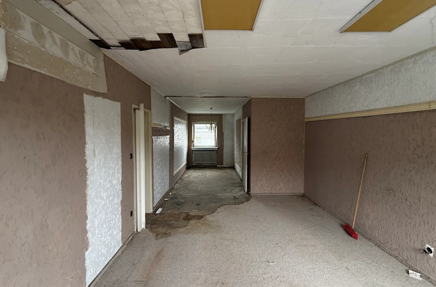 Reihenendhaus kaufen Osnabrück Schinkel – KÄUFERPROVISIONSFREI mit Garage, Keller und großem Sanierungspotenzial.