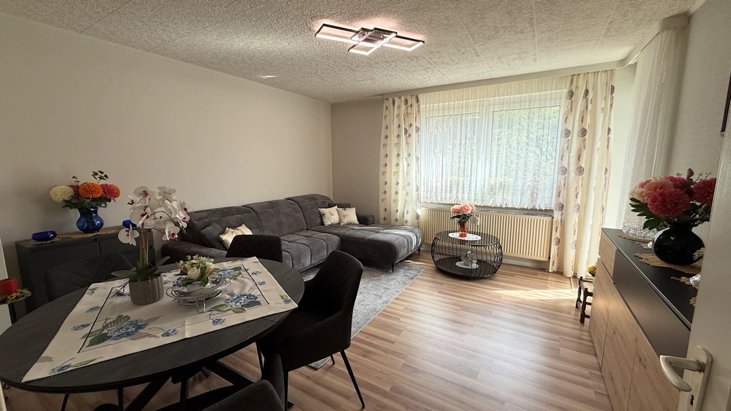 3 Zimmer Wohnung Osnabrück kaufen: 66 m², Balkon, vermietet, 99.000 €, KÄUFERPROVISIONSFREI in Schinkel. 3 Zimmer Wohnung Osnabrück kaufen: 66 m², Balkon, vermietet, 99.000 €, KÄUFERPROVISIONSFREI in Schinkel.