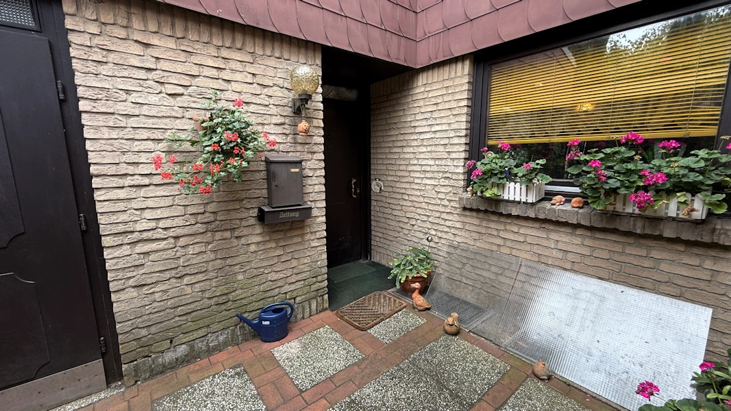 Immobilie kaufen Hollage: 4 Zimmer, 114 m², Garten, Wintergarten & Garage. KÄUFERPROVISIONSFREI. Immobilie kaufen Hollage: 4 Zimmer, 114 m², Garten, Wintergarten & Garage. KÄUFERPROVISIONSFREI.