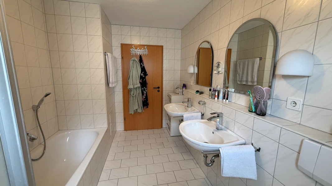 Wohnung kaufen Haßloch: 110 m², Balkon, 2 Stellplätze und KÄUFERPROVISIONSFREI für 329.000 €. Wohnung kaufen Haßloch: 110 m², Balkon, 2 Stellplätze und KÄUFERPROVISIONSFREI für 329.000 €.